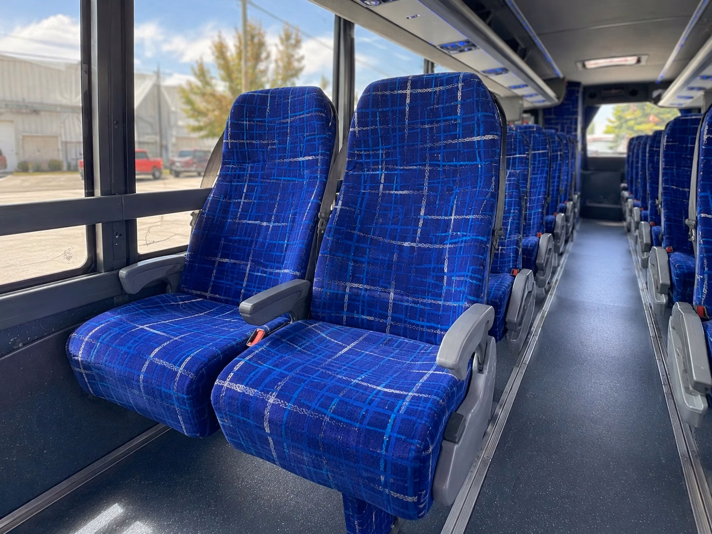 choosing the right bus size for your phoenix wedding guest shuttle