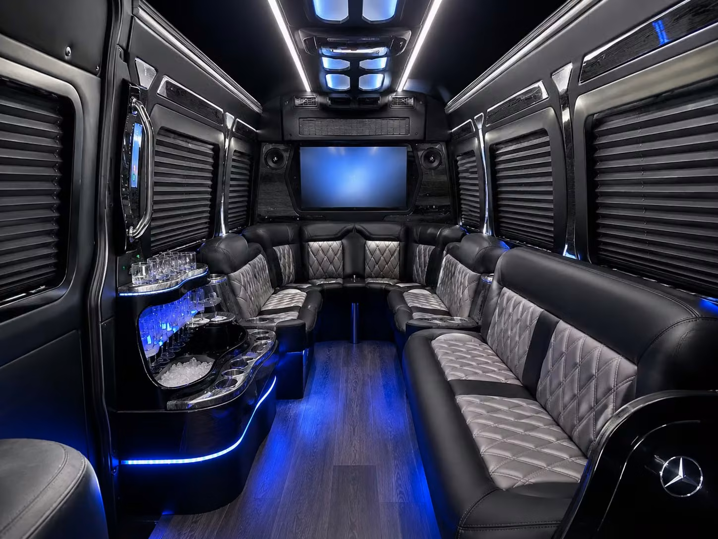 you can find and book airport transportation in phoenix and any nearby city